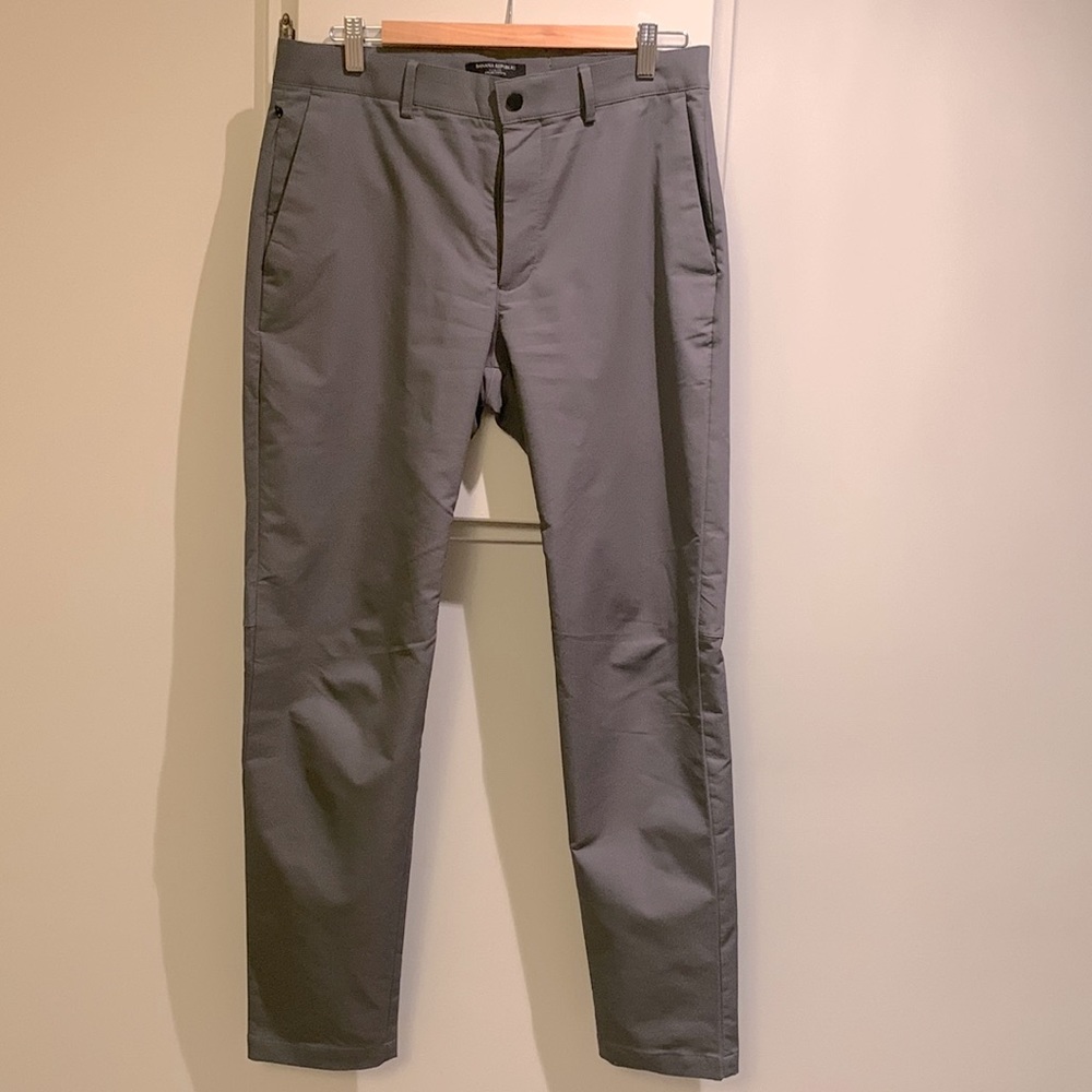 Banana Republic Men’s Slim City Pants - 4 pairs excellent condition
